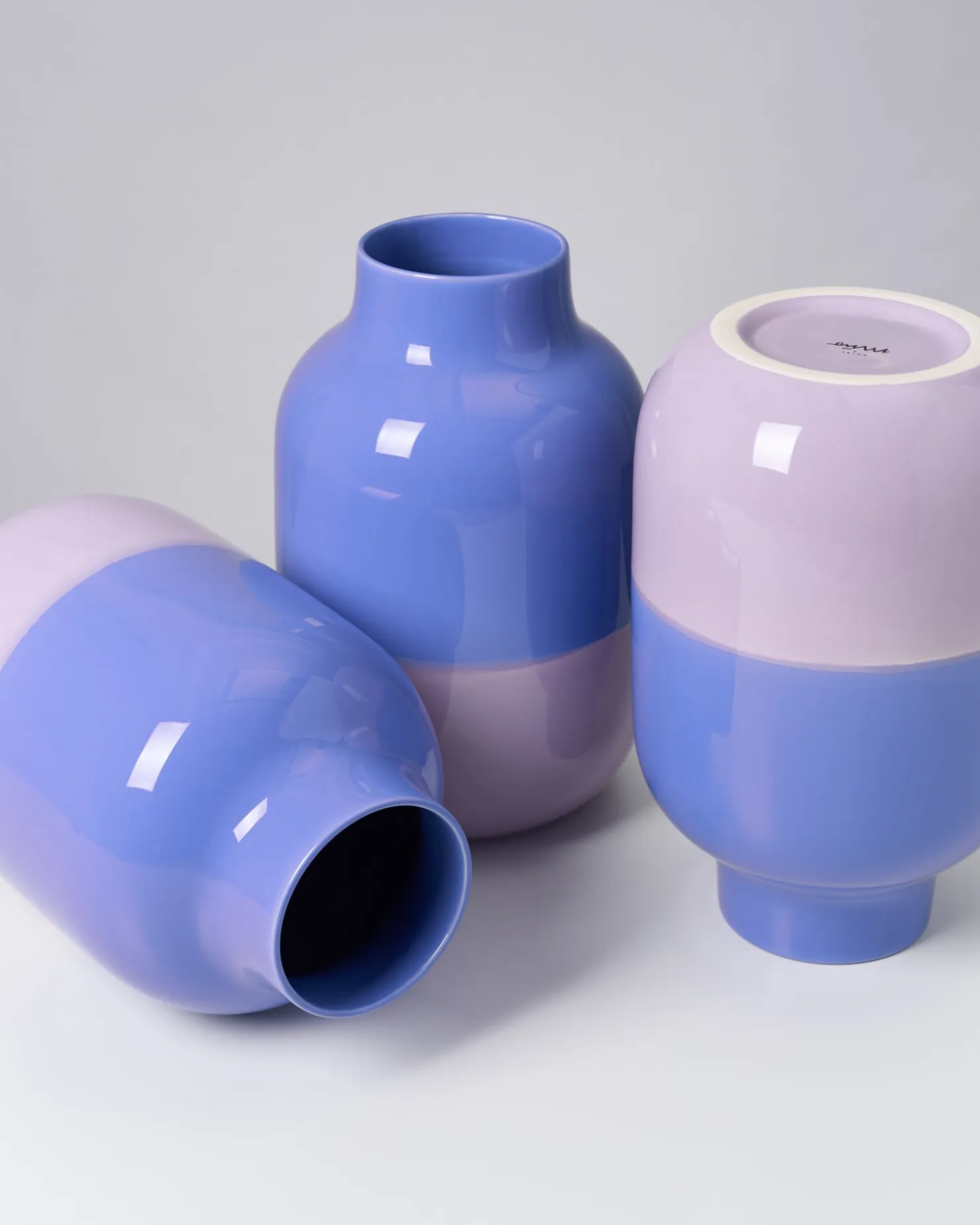 Motel a Miio Nuno Vase L cornflower lila